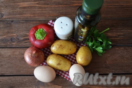 Подготовить необходимые ингредиенты для приготовления яичницы с картошкой.
