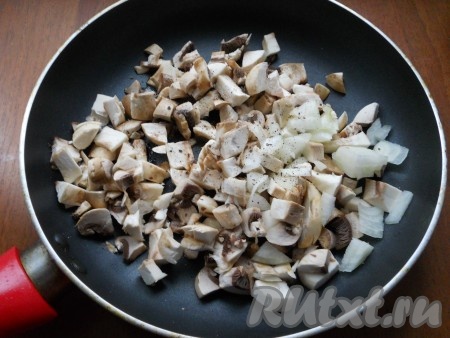 Салат с курицей, грибами и грецким орехом - рецепт с фото на internat-mednogorsk.ru