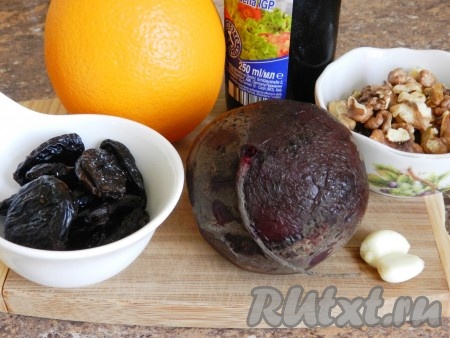 Ингредиенты для приготовления свекольного салата с орехами и чесноком