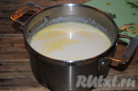 Накрыть суп крышкой и дать постоять ещё 5-10 минут. 
