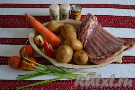 Подготовить необходимые ингредиенты для приготовления бараньих ребрышек с картошкой в мультиварке