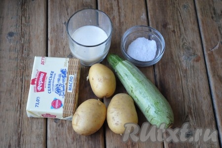 Подготовить необходимый набор ингредиентов для приготовления пюре из картофеля и кабачков.