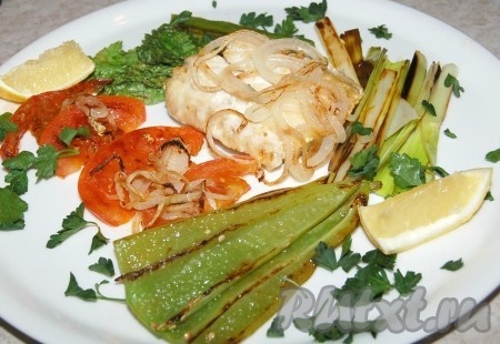 Рыба в духовке с овощами гриль