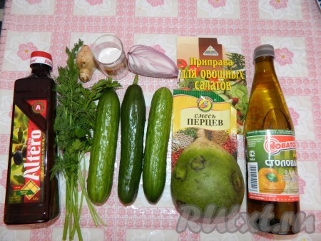 Ингредиенты для приготовления салата из зеленой редьки с огурцом