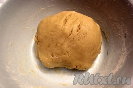 Тесто для печенья, замешанное на молоке и маргарине, получится эластичным, приятным в работе. 
