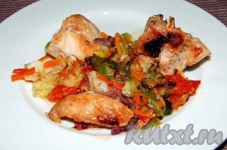 Овощное рагу с курицей, приготовленное по этому рецепту, получается ароматным и очень вкусным. Замечательное блюдо для семейного обеда или ужина. 