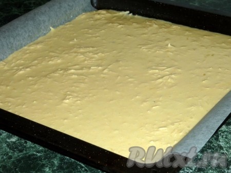 Посолить немножко (если сыр солёный солить не надо).
Полученную массу вылить на  противень, застеленный бумагой для выпечки.
