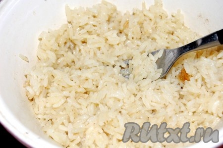Рис, приготовленный с добавлением карри, получается ароматным, рассыпчатым и очень вкусным.
