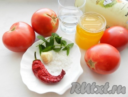 Ингредиенты для приготовления помидоров в маринаде
