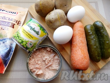 Ингредиенты для приготовления салата с тунцом и картофелем