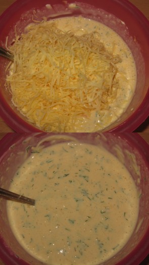 Затем к массе добавить сыр, натёртый на мелкой тёрке, перемешать.
