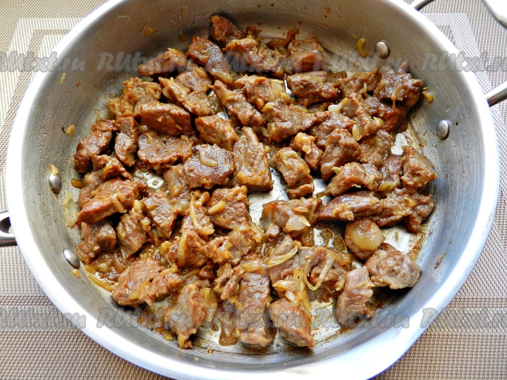 Тушить мясо на сковороде рецепт