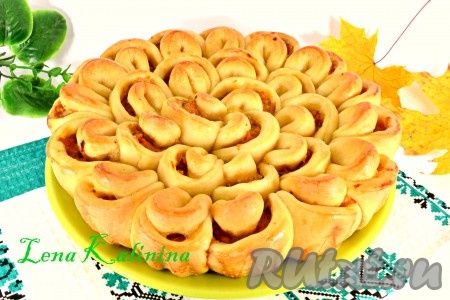 Дрожжевой пирог "Хризантема"