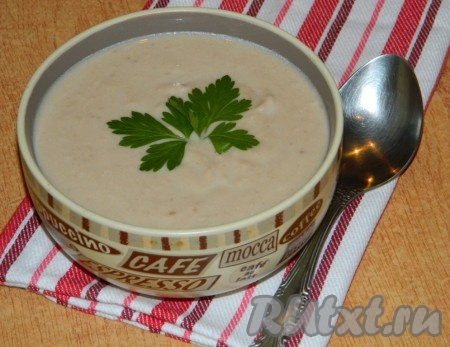 Куриный крем-суп с грецкими орехами