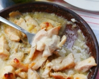 Курица с грибами в сливочном соусе с сыром в духовке
