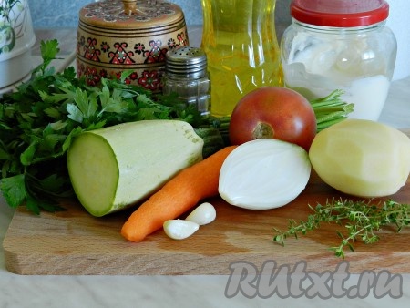 Ингредиенты для приготовления овощного рагу с кабачками и помидорами