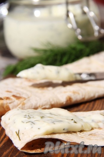 Творожный сыр из творога с зеленью в домашних условиях