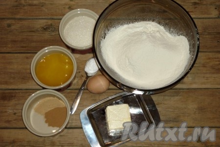 Ингредиенты для приготовления имбирного печенья с глазурью