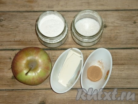 Вот такой небольшой набор ингредиентов потребуется для приготовления крамбла с яблоками.