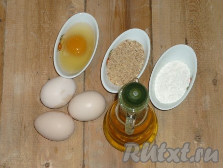 Ингредиенты для приготовления куриных яиц в панировке
