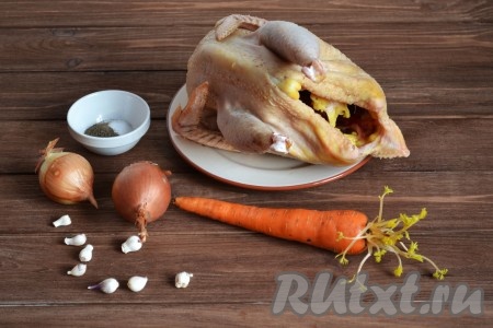 Подготовим все необходимые ингредиенты для приготовления домашней курицы в мультиварке. 
