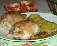 Курица, запеченная с кабачками в духовке