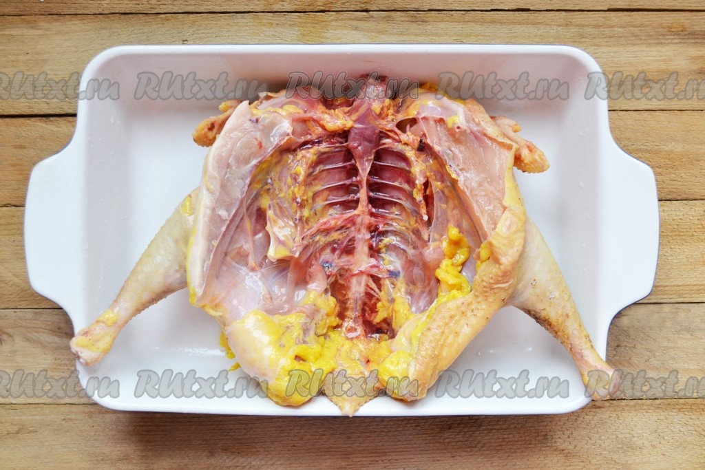 Курица, запеченная в рукаве в духовке — рецепт с фото пошагово