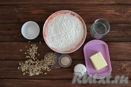 Подготовим все необходимые ингредиенты для приготовления белого хлеба в духовке

