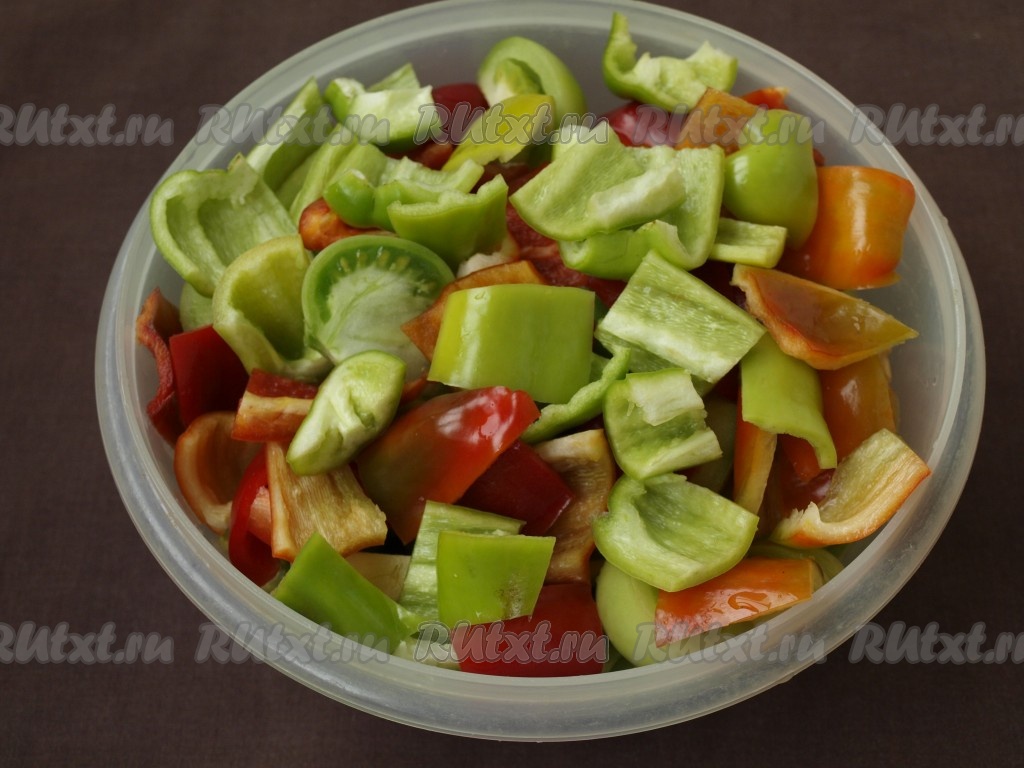 салат из зеленых помидор с краснодарским соусом на зиму рецепты | Дзен
