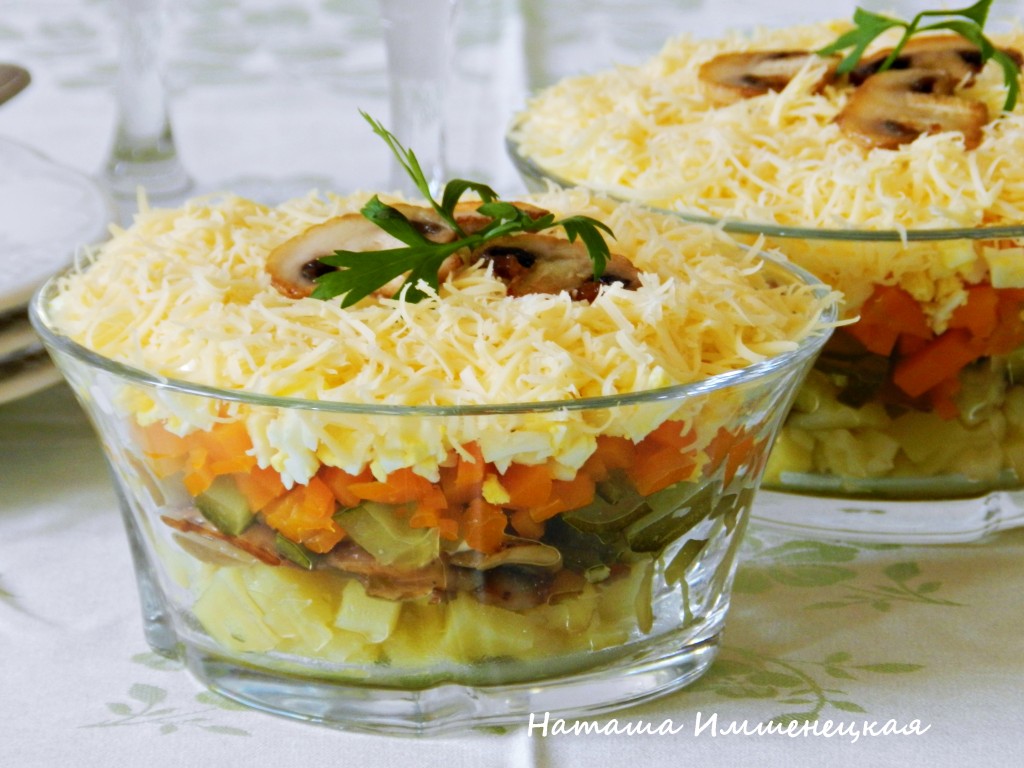 Простые салаты с грибами на день рождения - рецепты с фото