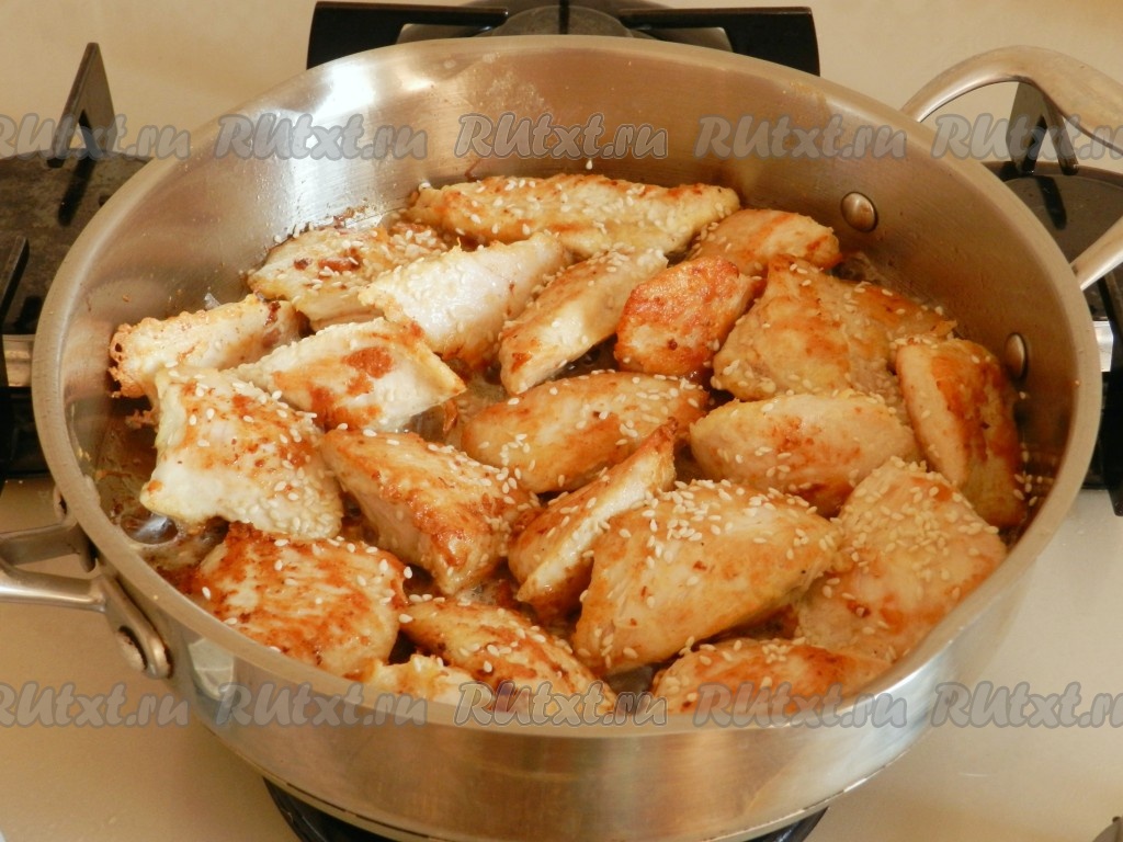 Мягкое и сочное филе бедра индейки на сковороде
