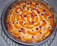 Творожный пирог с консервированными абрикосами