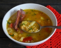 Рецепт горохового супа с копчеными ребрышками в мультиварке
