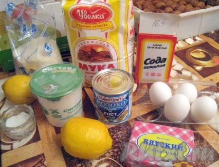 Ингредиенты для приготовления кексов на сгущёнке и сметане 