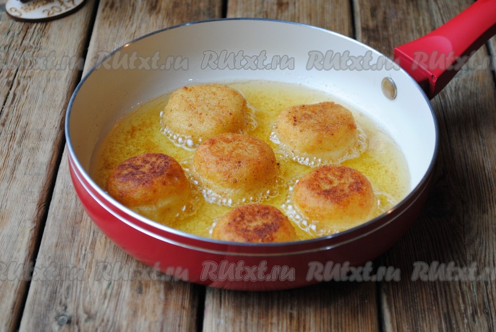 Картофельные шарики с двумя видами сыра рецепт – Итальянская кухня: Основные блюда. «Еда»