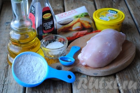 Подготовить необходимые ингредиенты для приготовления куриного филе в панировке на сковороде 