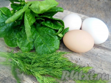 Вот такие продукты понадобятся для приготовления яичницы со шпинатом