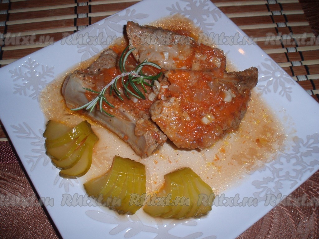 Свиные ребрышки в томатном соусе в мультиварке - 7 пошаговых фото в рецепте