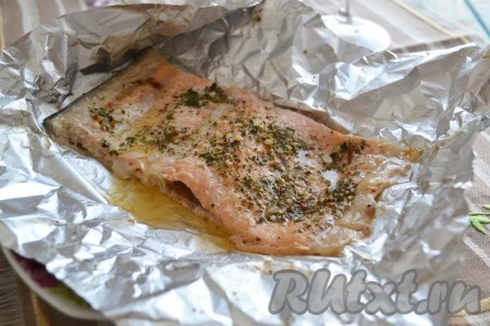 Сочное, ароматное и очень-очень нежное мясо красной рыбы готово.
