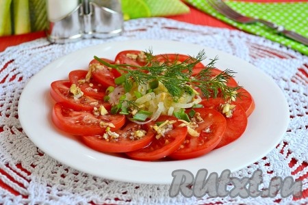 Салат с помидорами с соевым соусом