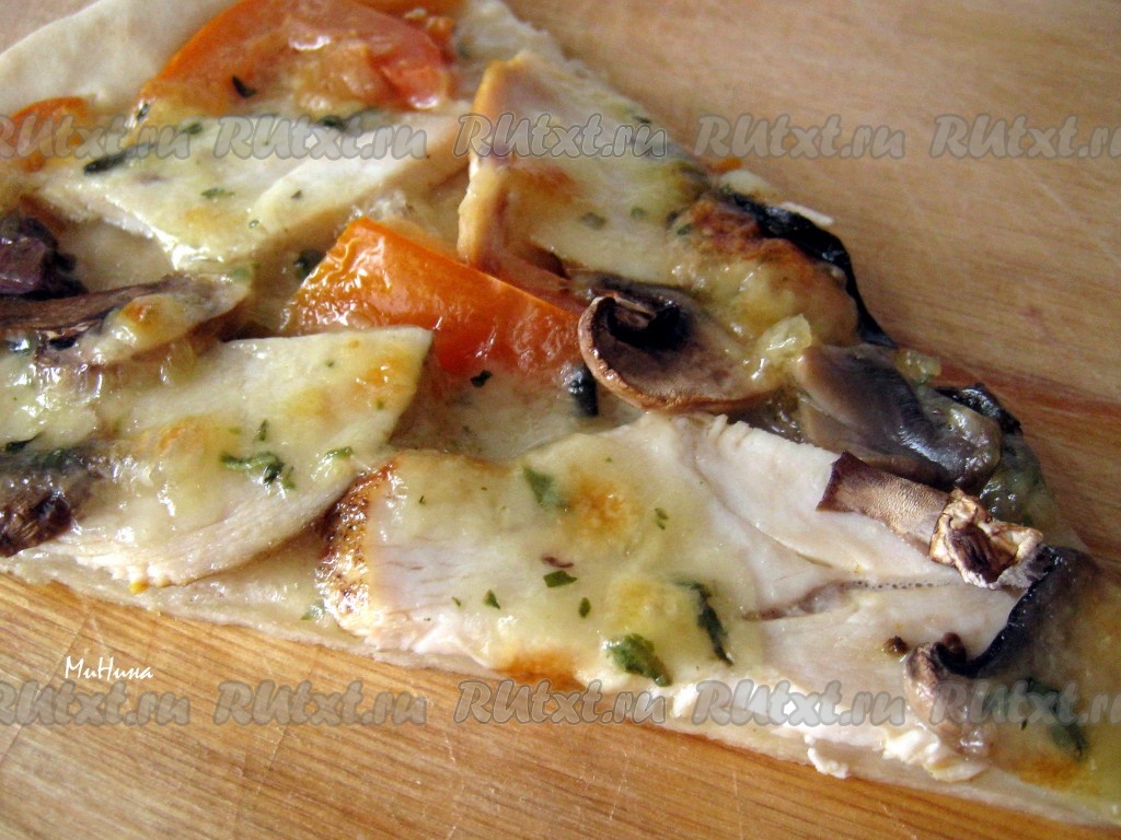 Как приготовить пиццу с курицей и сыром?