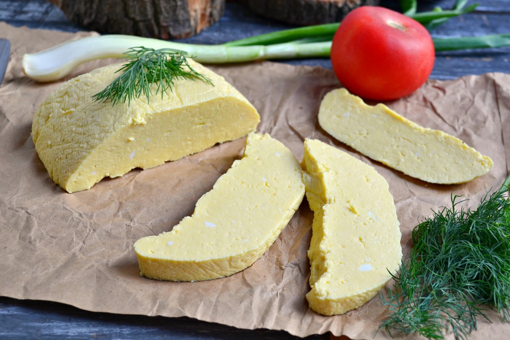 Домашний сыр из молока — рецепты с пошаговыми фото и видео