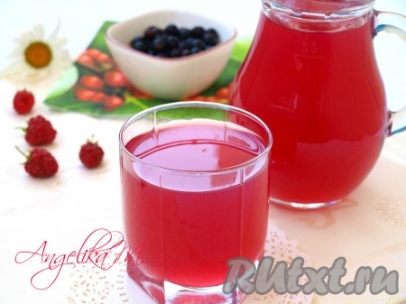 Когда очень вкусный ягодный кисель остынет, можно наливать в стаканы и дегустировать.
