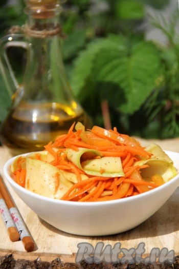 Кабачки с болгарским перцем и морковью по-корейски