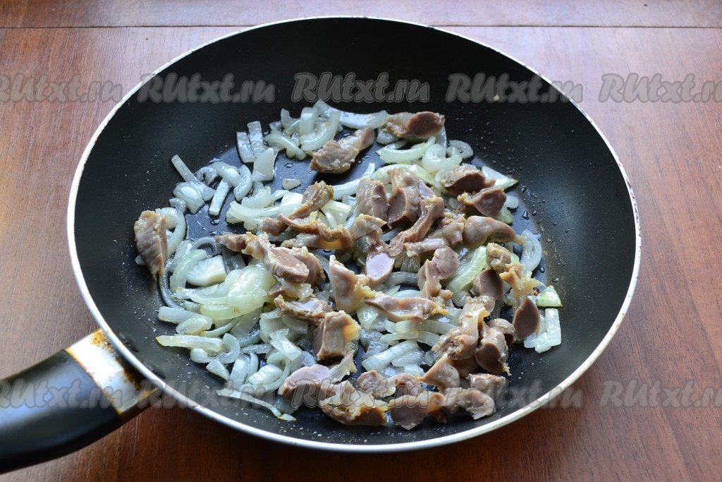 Тушёные куриные желудки | kormstroytorg.ru — рецепты с фото