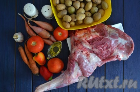 Подготовить необходимые ингредиенты для приготовления козлятины, тушеной с картошкой.