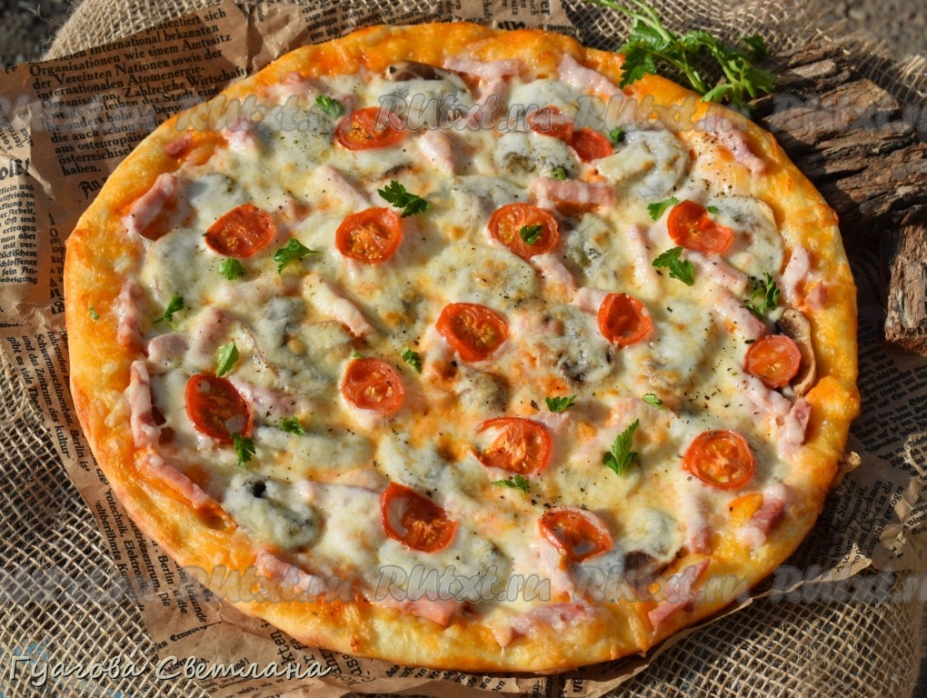 Рецепт пиццы с ветчиной и грибами