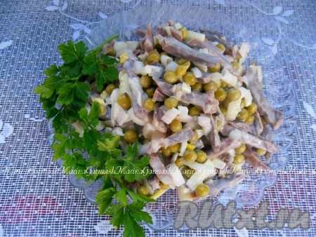 Салат с куриными пупками, приготовленный по этому рецепту, получается очень вкусным и сочным, попробуйте!