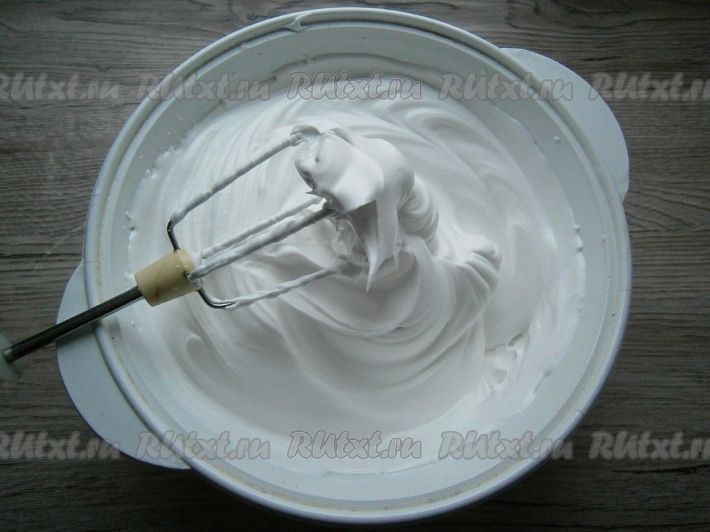 Белково-заварной крем на водяной бане для украшения торта - простой рецепт с пошаговыми фото