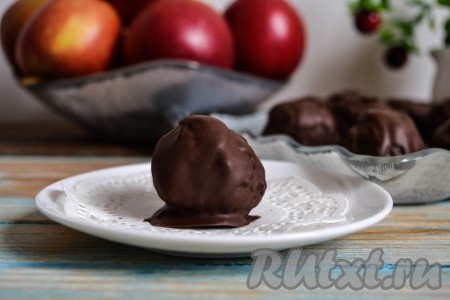 Вкусные и полезные домашние конфеты понравятся всей семье. Сухофрукты в шоколаде можно подавать к сладкому столу.
